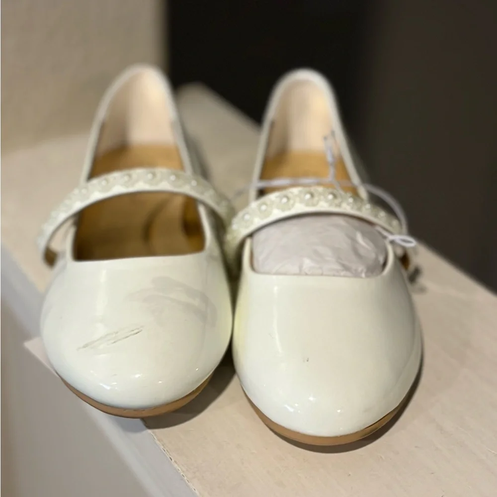 Kid's Brooke Ballet Flats Cat & Jack White Slip On Size 2 NEW